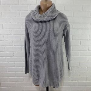 Old Navy Gray maternity Turtleneck Sweater